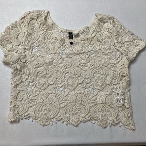 H & M lace crop top
